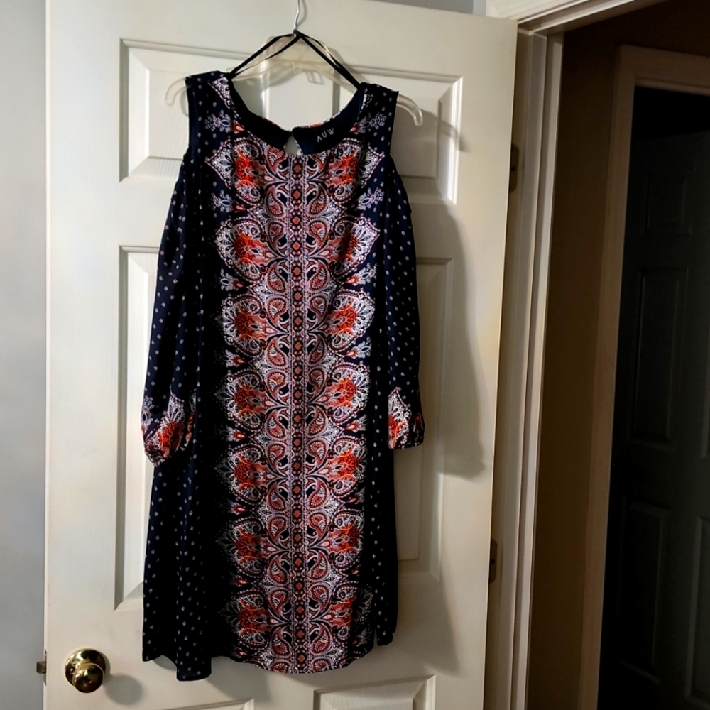 Dress with shoulder out